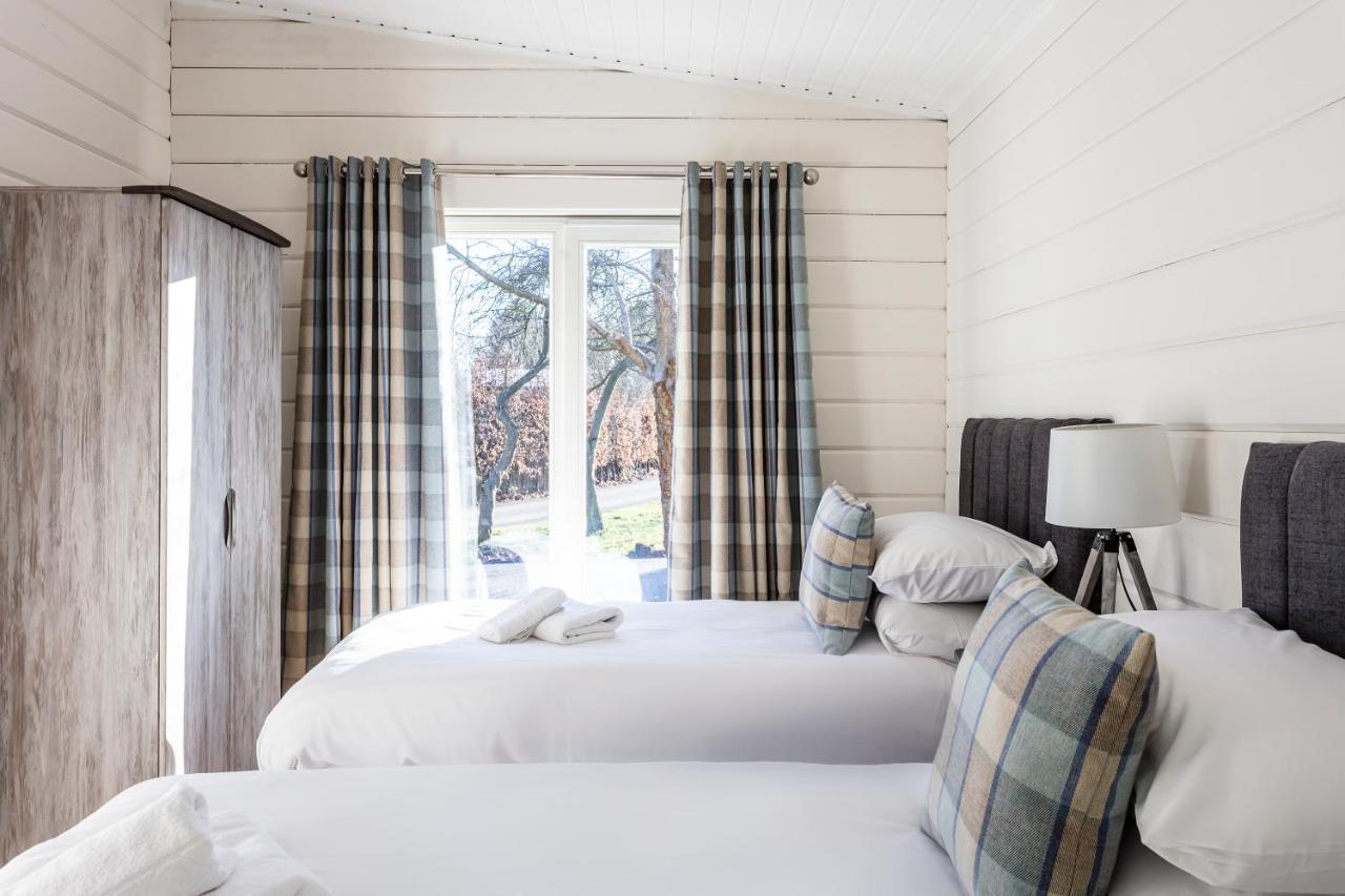 Roydon Marina Village Lodges Eksteriør billede
