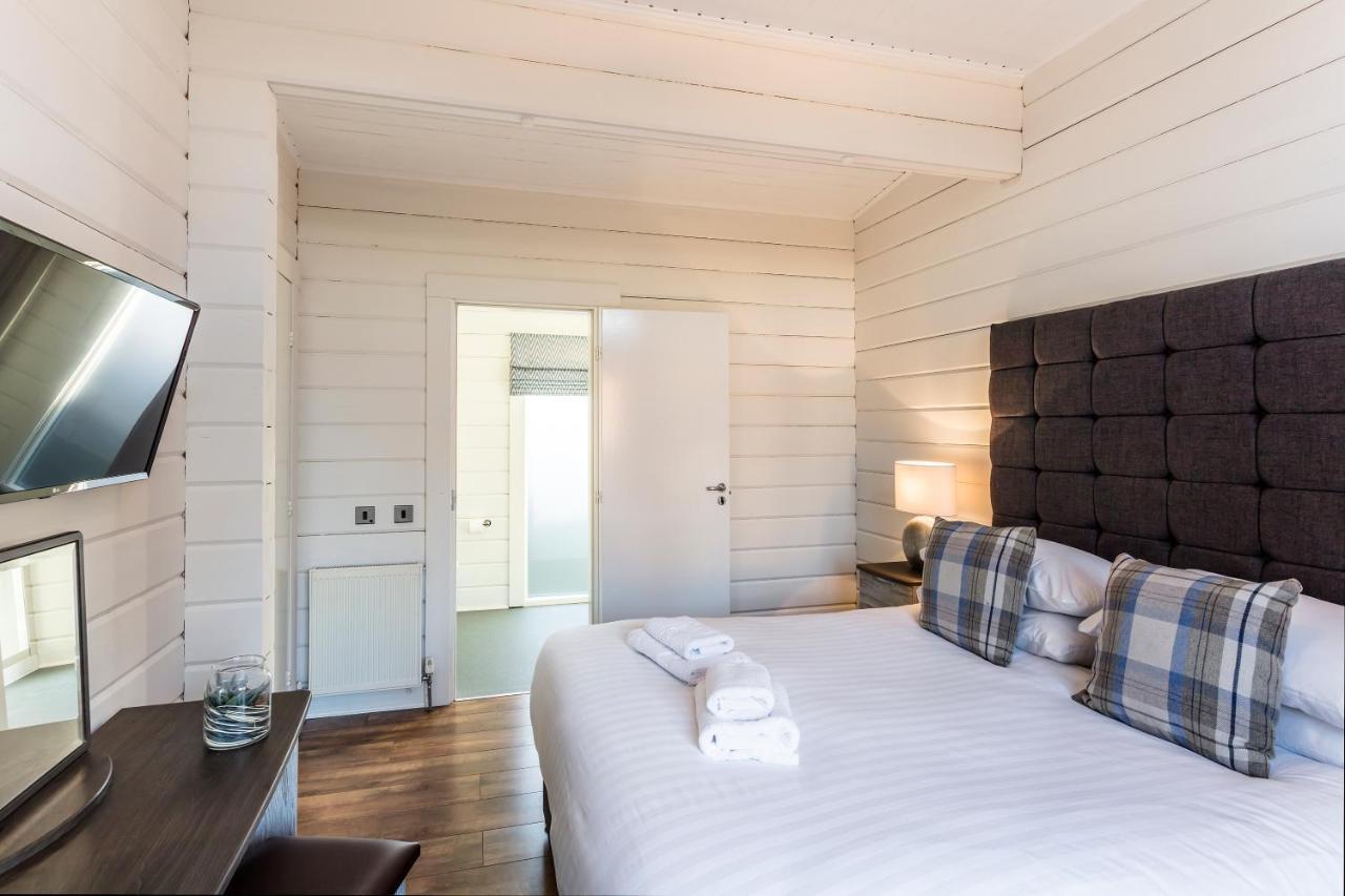 Roydon Marina Village Lodges Eksteriør billede