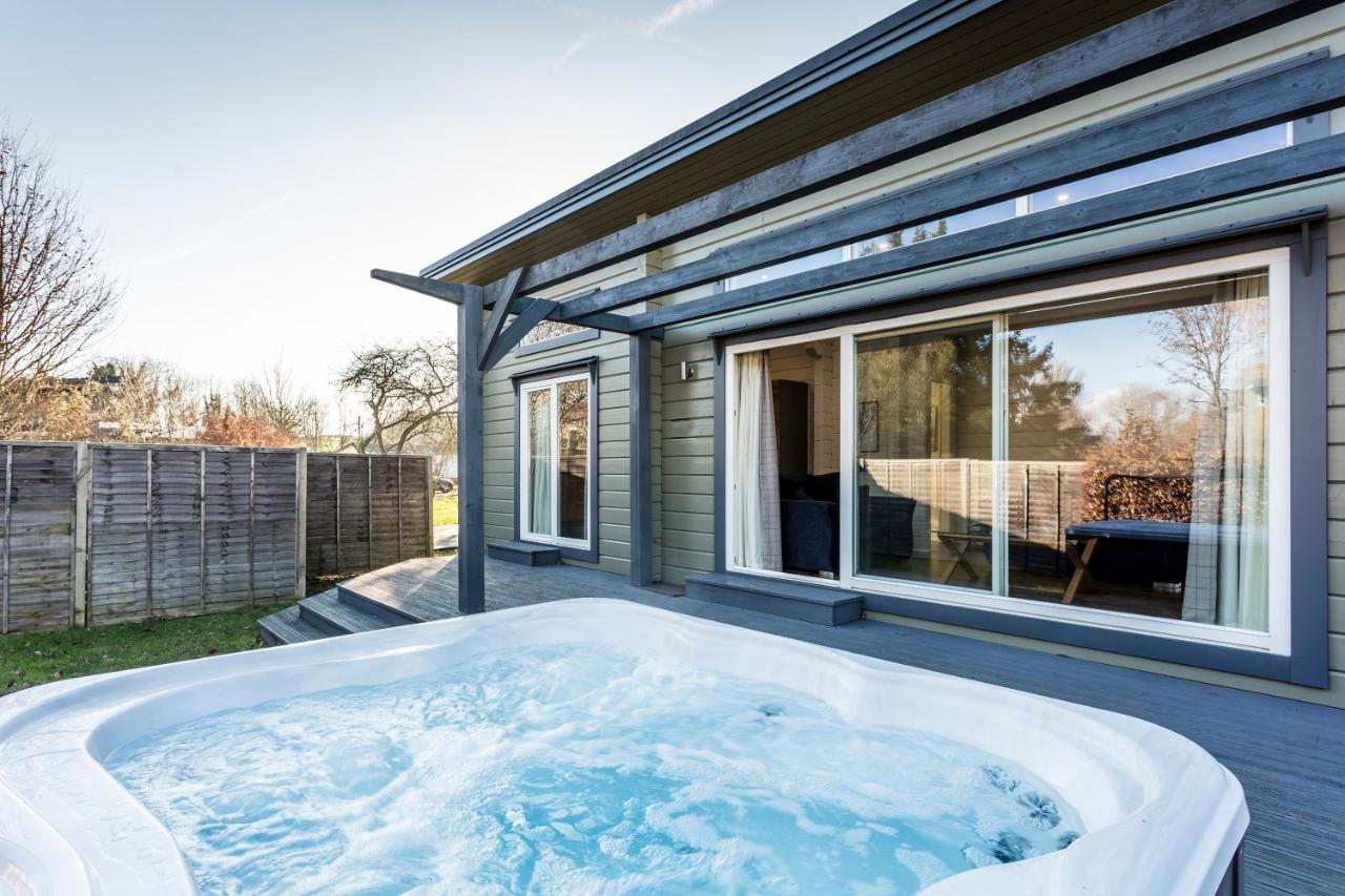 Roydon Marina Village Lodges Eksteriør billede