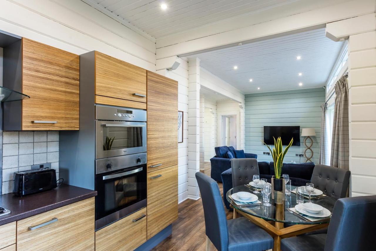 Roydon Marina Village Lodges Eksteriør billede