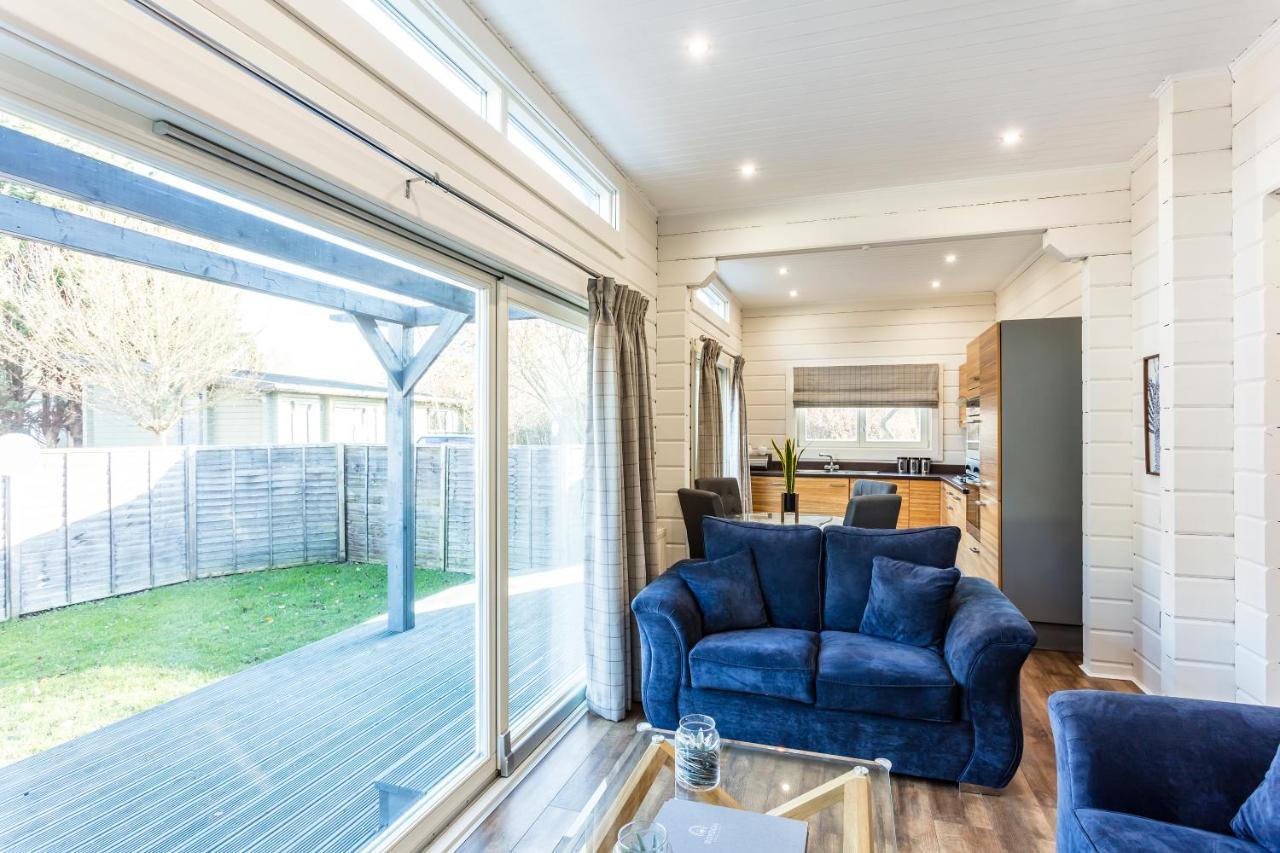 Roydon Marina Village Lodges Eksteriør billede