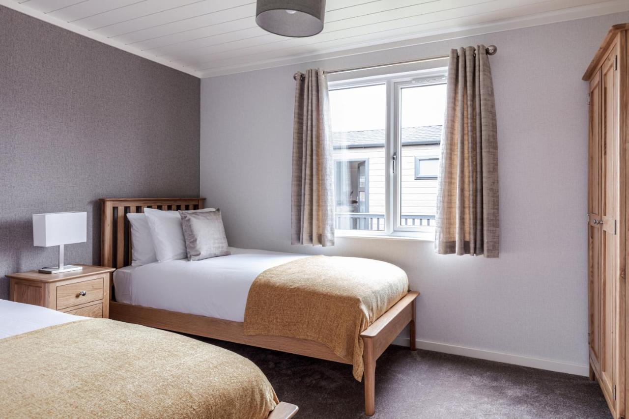 Roydon Marina Village Lodges Eksteriør billede