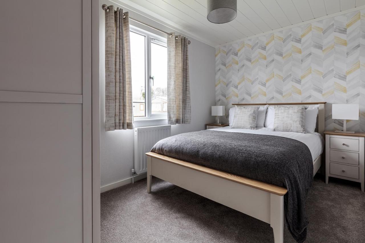 Roydon Marina Village Lodges Eksteriør billede