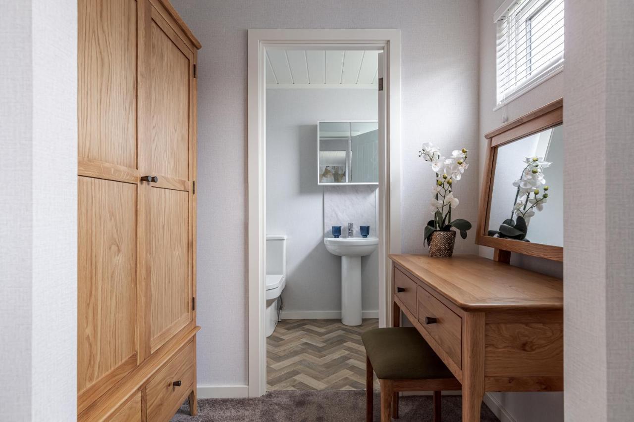 Roydon Marina Village Lodges Eksteriør billede