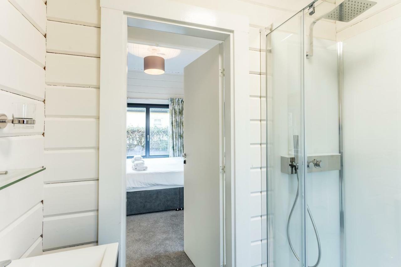 Roydon Marina Village Lodges Eksteriør billede