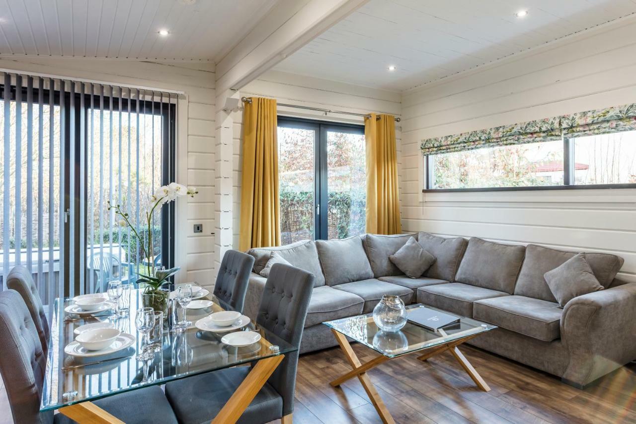 Roydon Marina Village Lodges Eksteriør billede