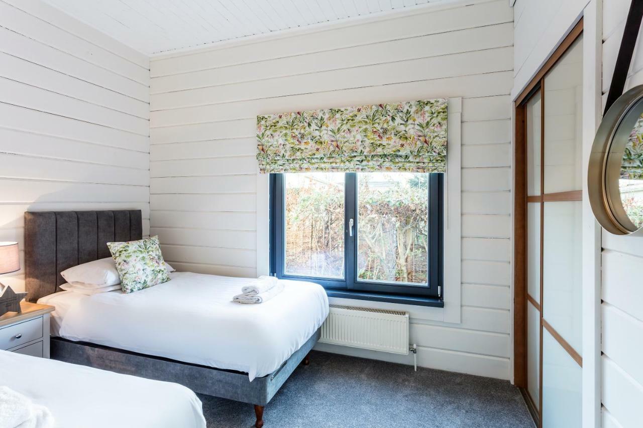 Roydon Marina Village Lodges Eksteriør billede