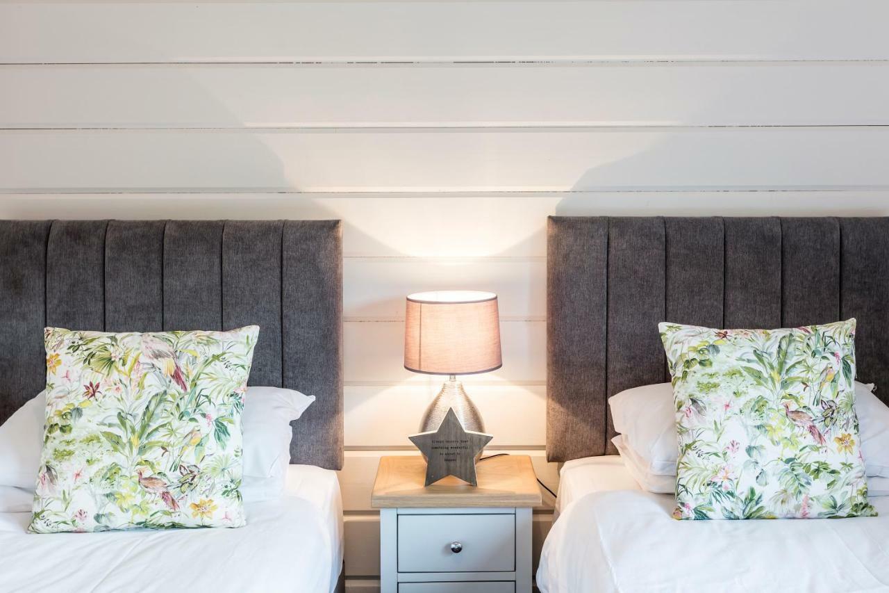 Roydon Marina Village Lodges Eksteriør billede